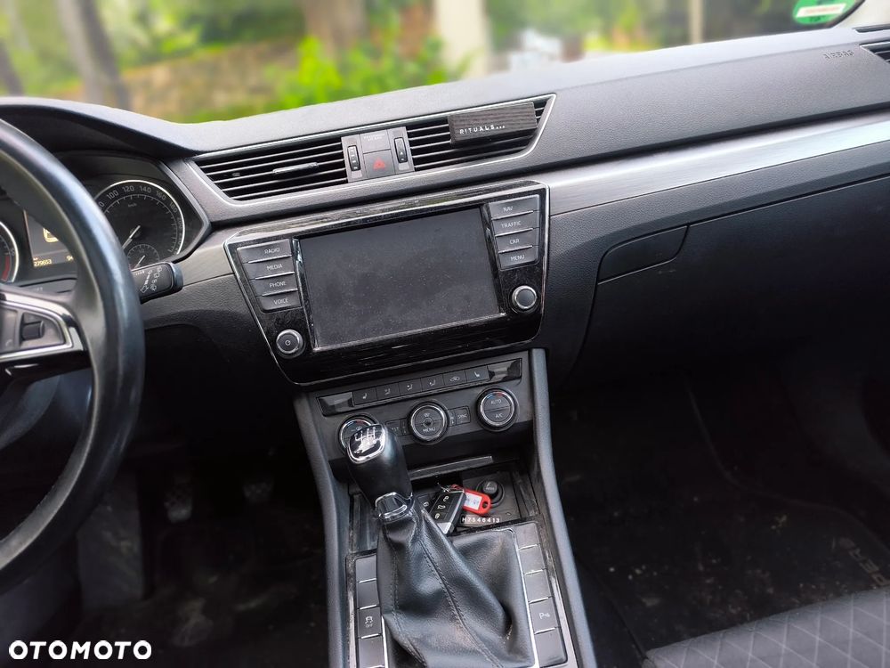 Skoda Superb 2.0 TDI L&K - 8