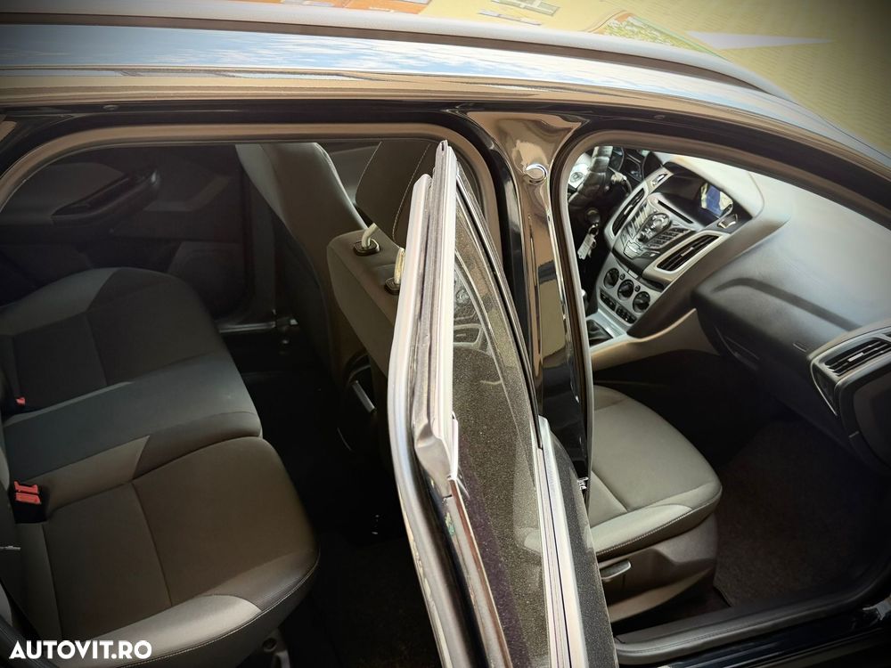 Ford Focus 1.6 TDCi DPF SYNC Edition - 6