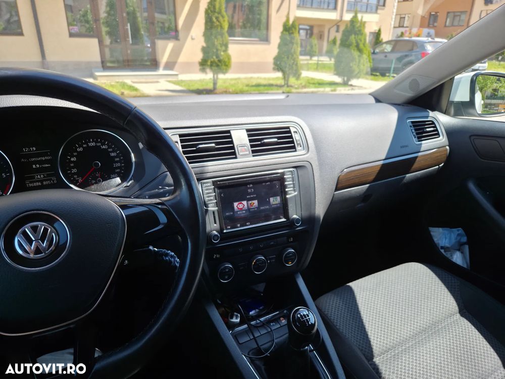 Volkswagen Jetta 2.0 TDI Comfortline - 17