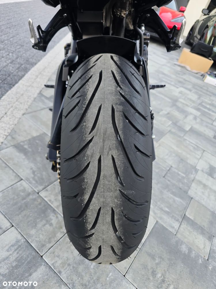 Suzuki GSX - 21