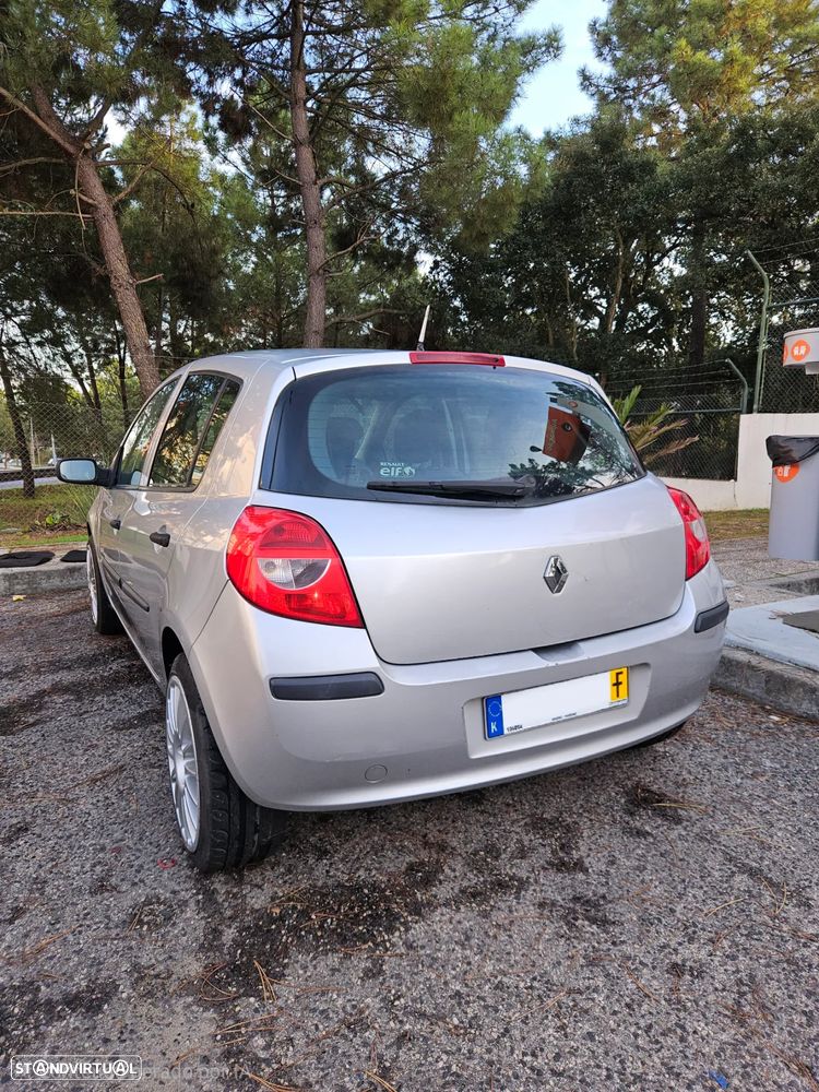 Renault Clio - 6
