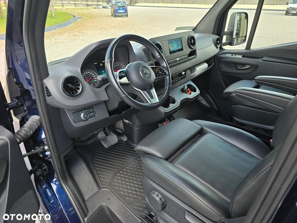 Mercedes-Benz SPRINTER 319 3.0 CDI KONTENER 4,28cmDługi 2,29cmSzero 2,24cmWysok + WINDA 750Kg 42Tyś km SERWIS DO OSTATNIEGO Km ASO MERCEDES-BENZ SALON PL STAN NOWY NOWY NOWY FABRYCZNA GWARANCJA - 32