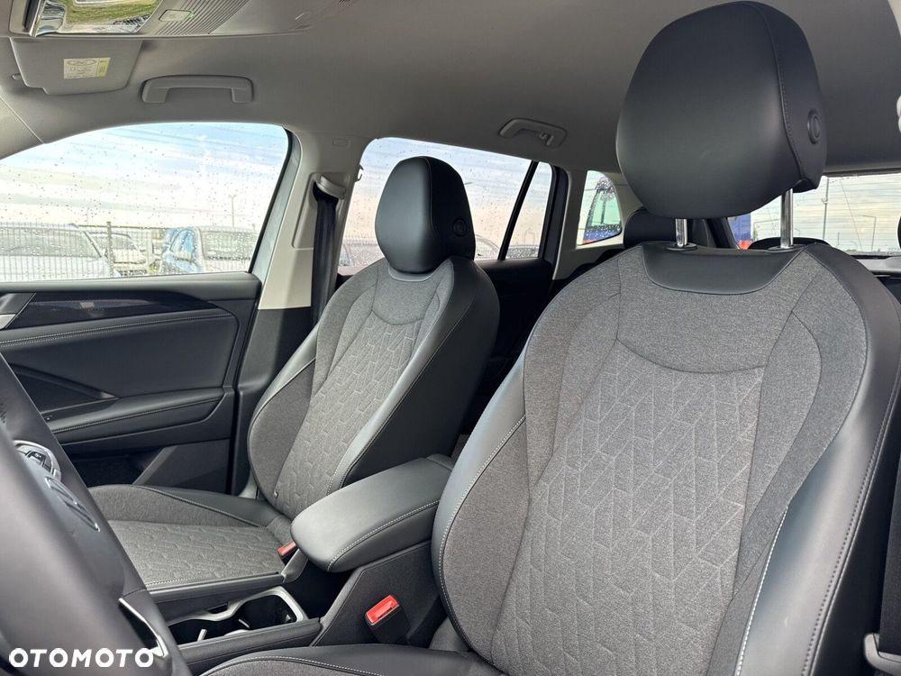 Volkswagen Tiguan - 12