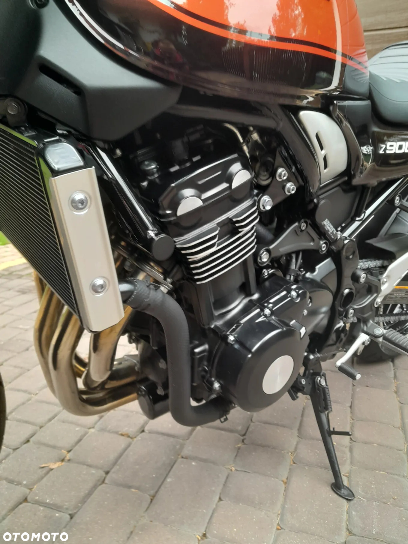 Kawasaki Z 900 RS - 11