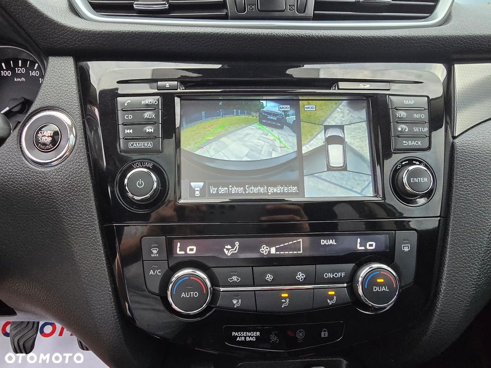 Nissan Qashqai 1.6 DIG-T N-Connecta - 29