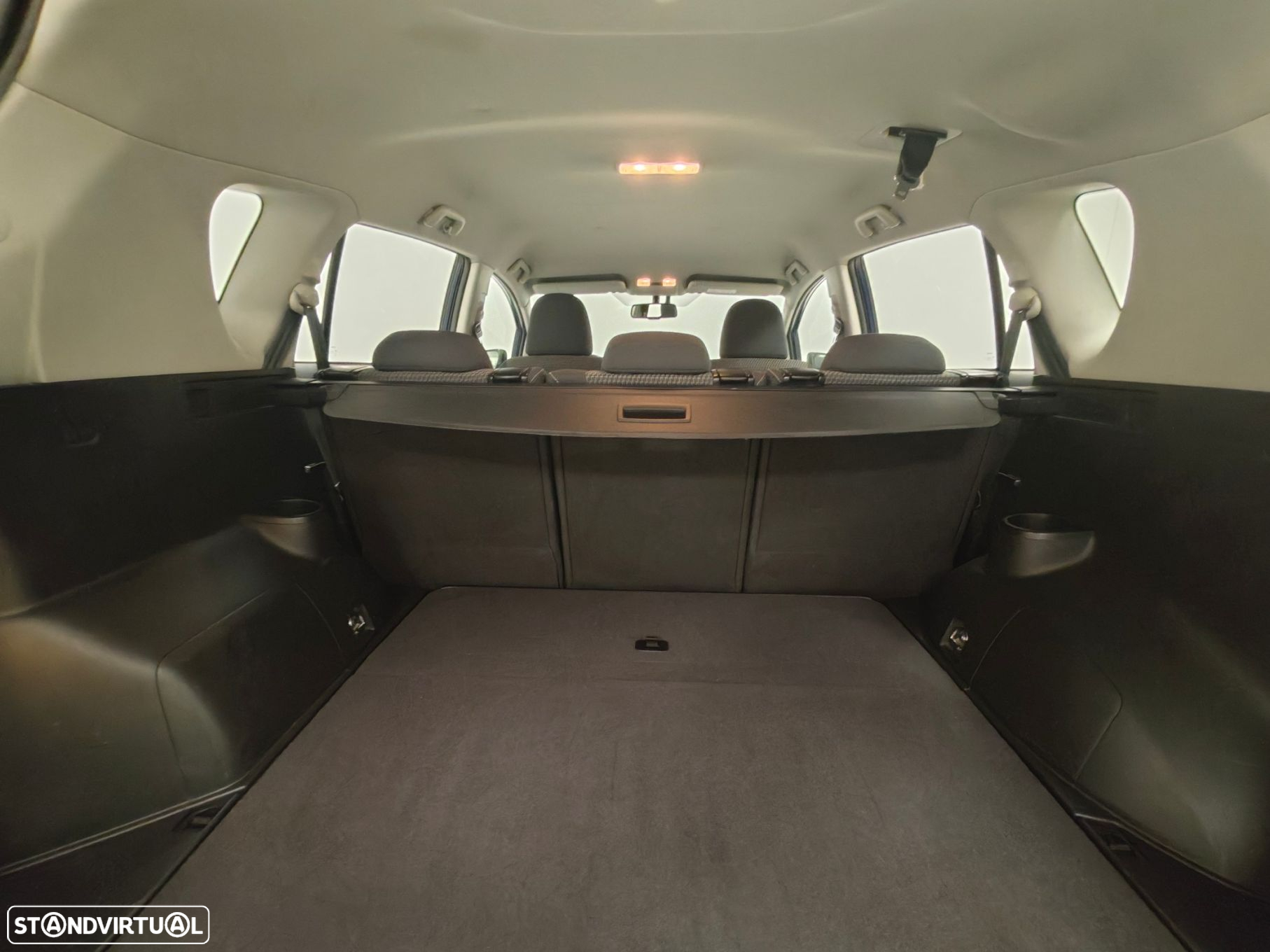Toyota Verso 1.6 D-4D 5L S&S Comfort - 46