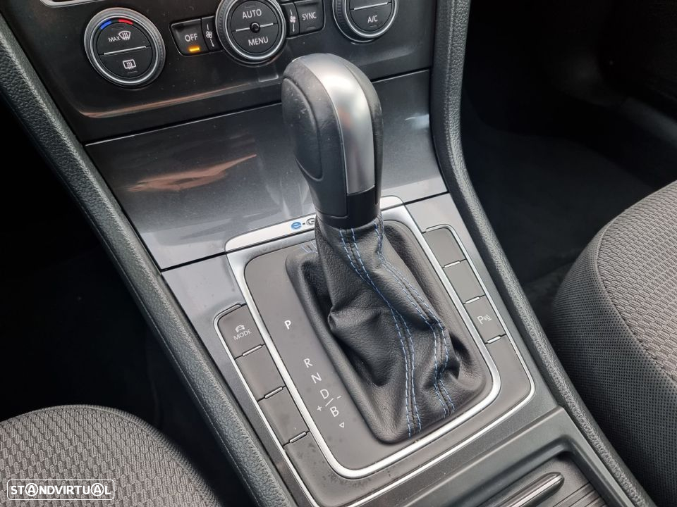 VW e-Golf AC/DC - 17