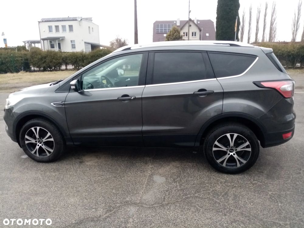 Ford Kuga - 10