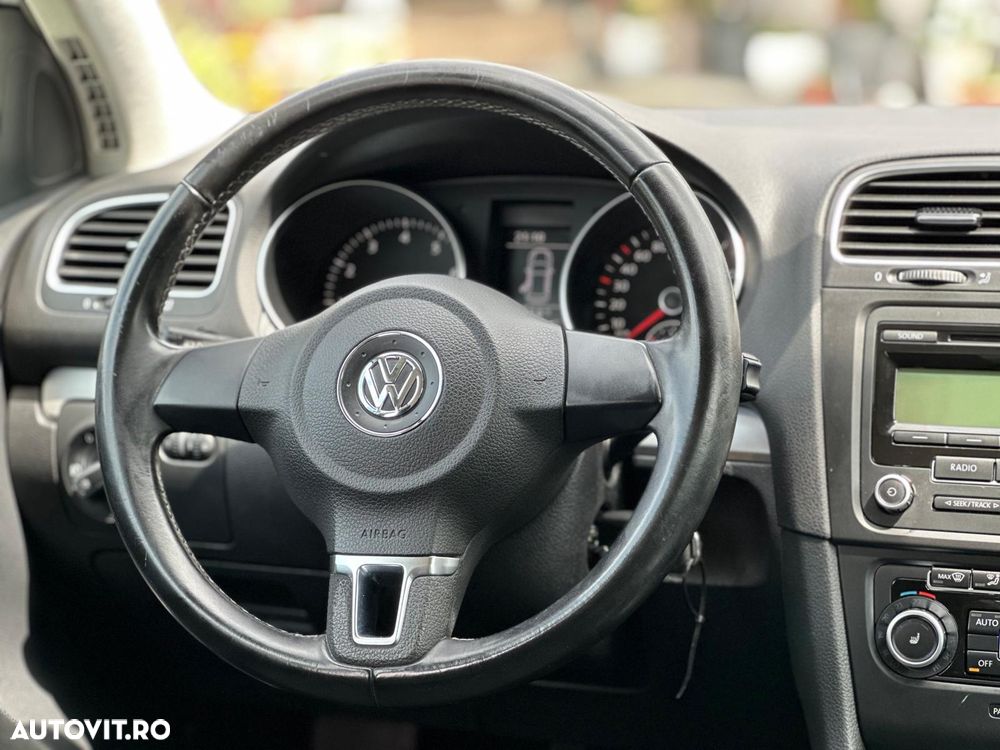 Volkswagen Golf 1.4 TSI Exclusive - 27