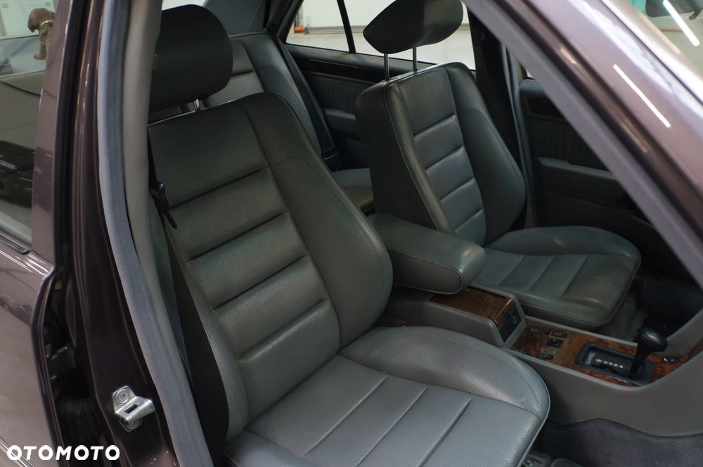 Mercedes-Benz W124 (1984-1993) - 11