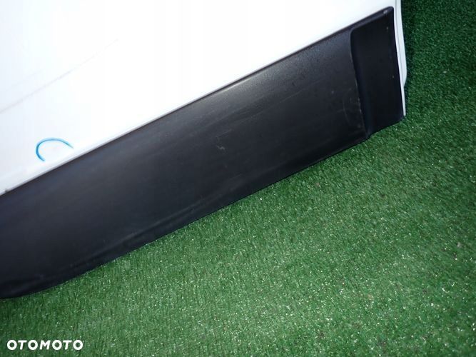 HYUNDAI IX35 drzwi prawe tylne tył pod listwę - 8