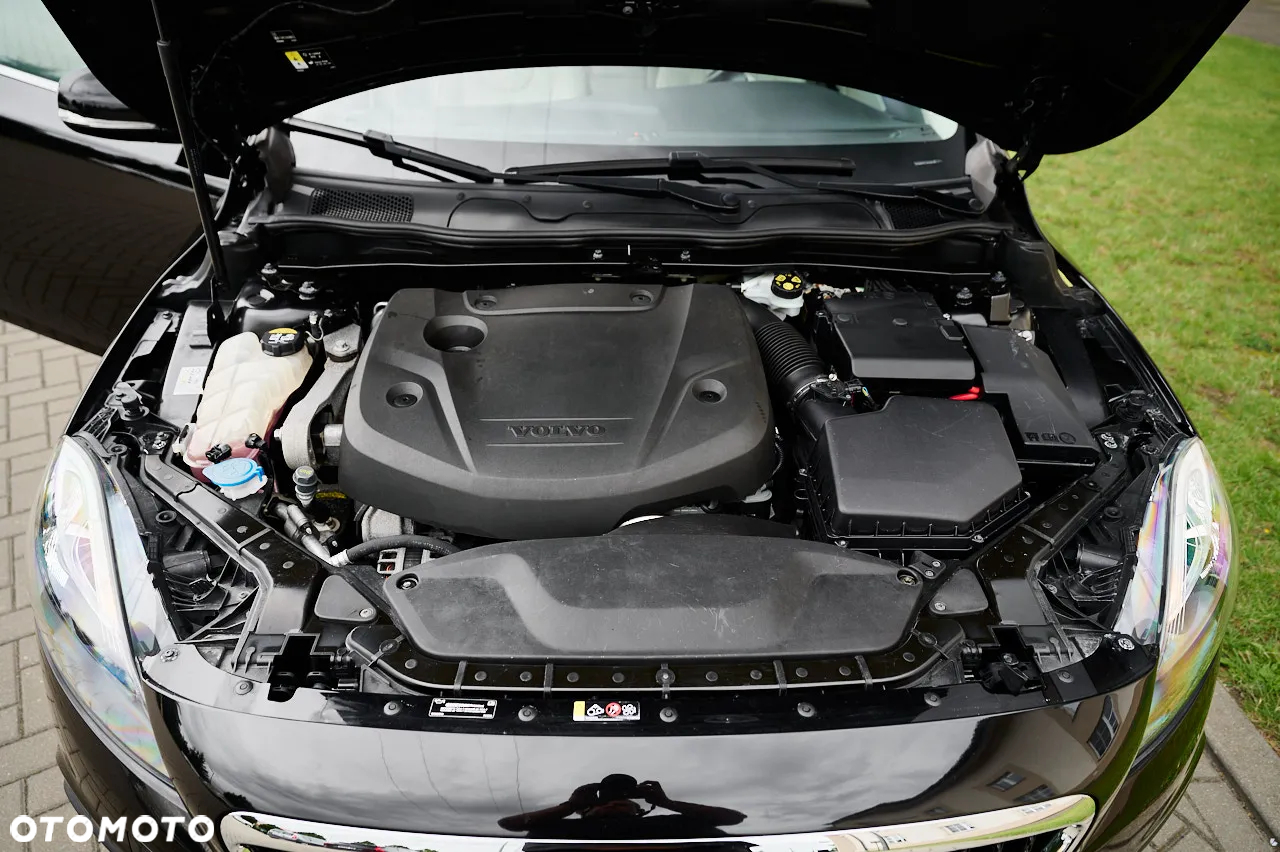 Volvo V40 Cross Country D2 Drive-E Ocean Race - 16