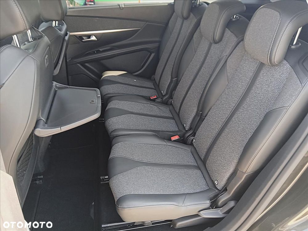 Peugeot 5008 - 11