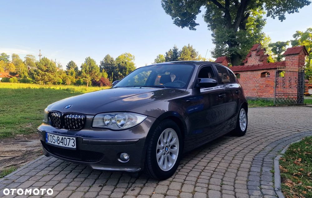 BMW Seria 1 118I 2005 photo 2