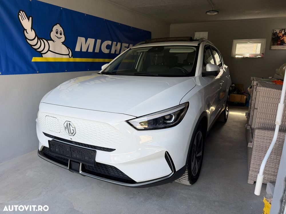 MG ZS EV Standard Luxury - 3