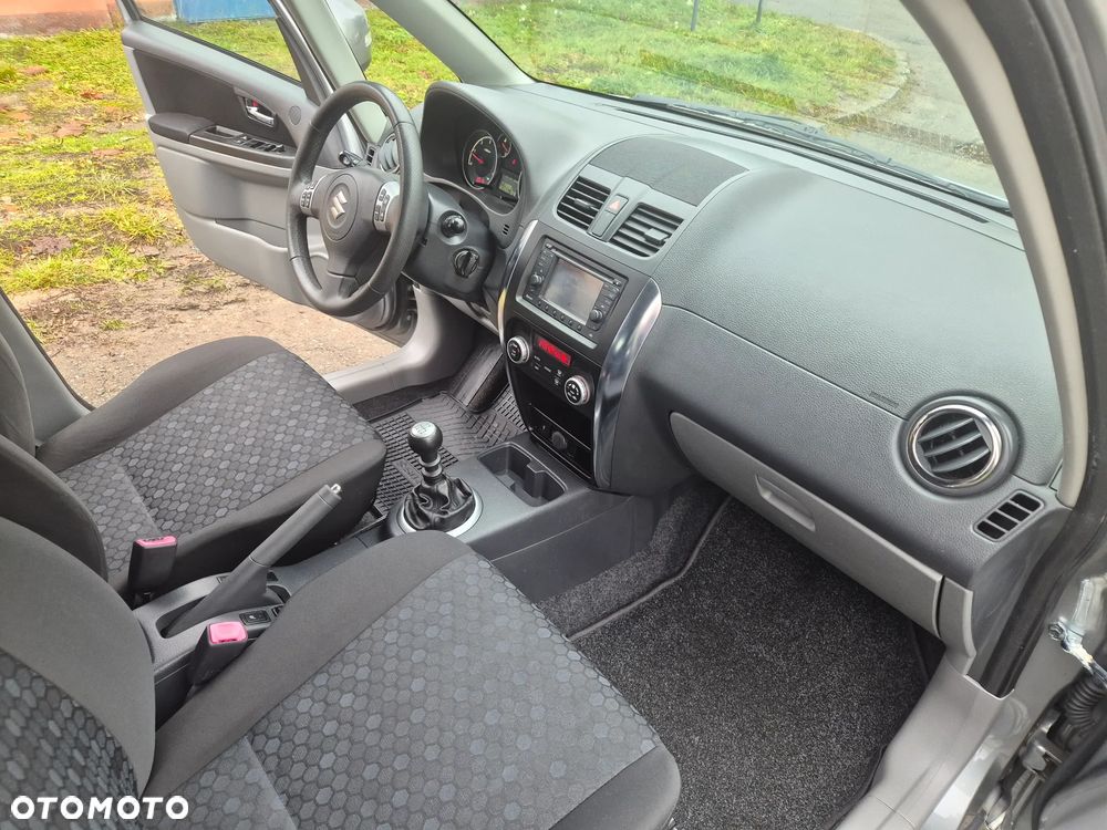 Suzuki SX4 2.0 DDiS 4x4 Style - 13