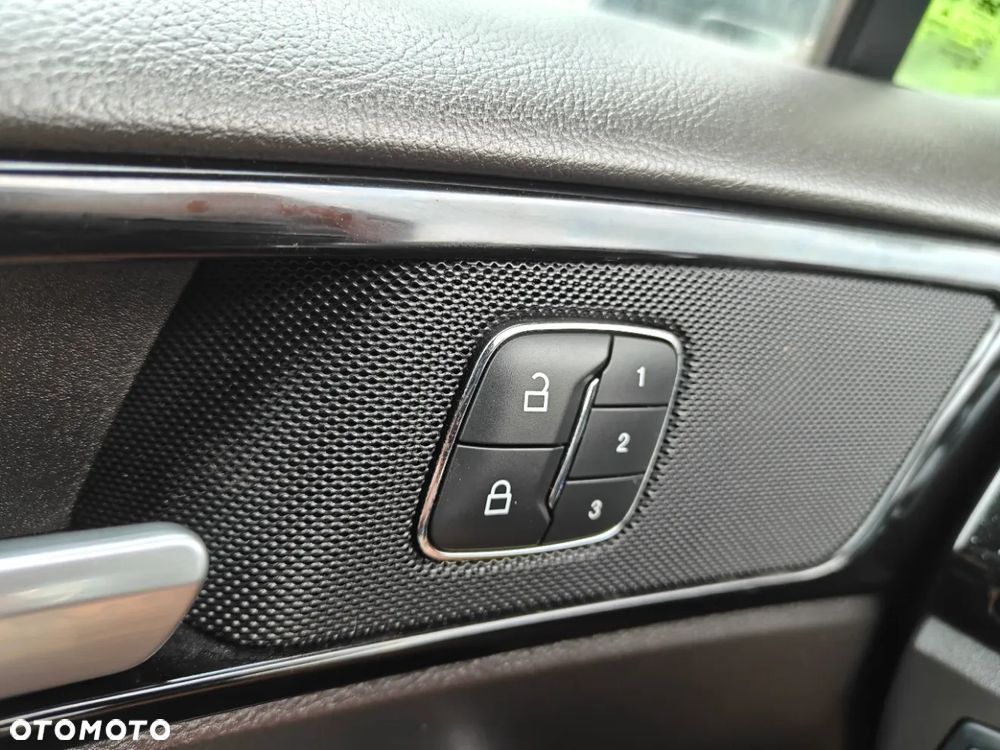 Ford Mondeo 1.5 EcoBoost ST-Line X - 22