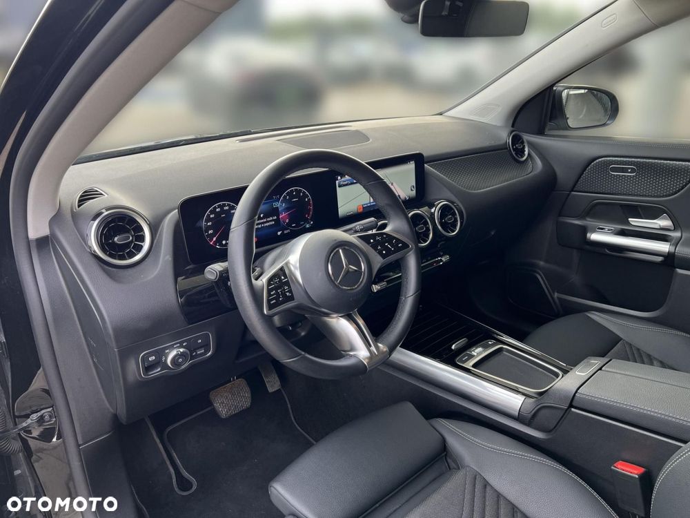 Mercedes-Benz GLA - 11