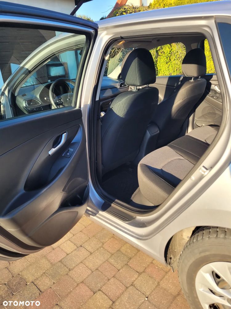 Hyundai i30 1.5 DPI Modern - 11