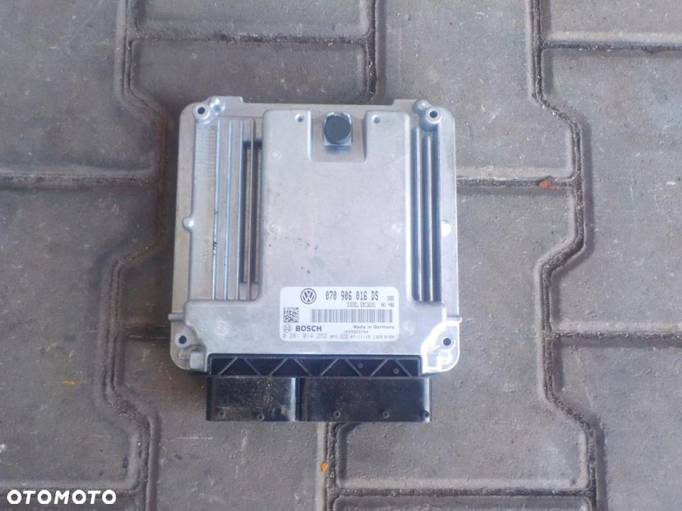 VW T5 2.5 TDI KOMPUTER STEROWNIK 070906016DS - 1