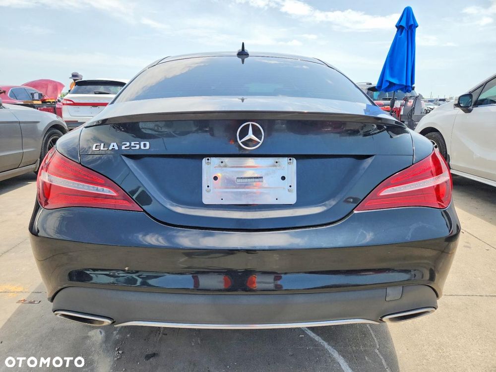 Mercedes-Benz CLA 250 4Matic 7G-DCT - 6