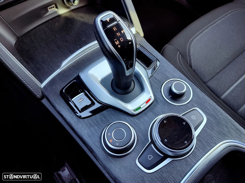 Alfa Romeo Stelvio 2.2 D Super AT8 - 19