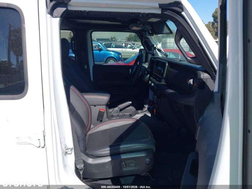 Jeep Wrangler - 11