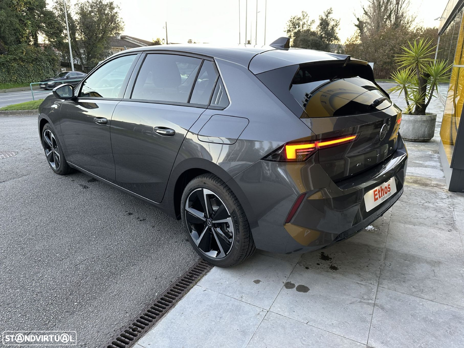 Opel Astra 1.6 T PHEV Elegance - 4