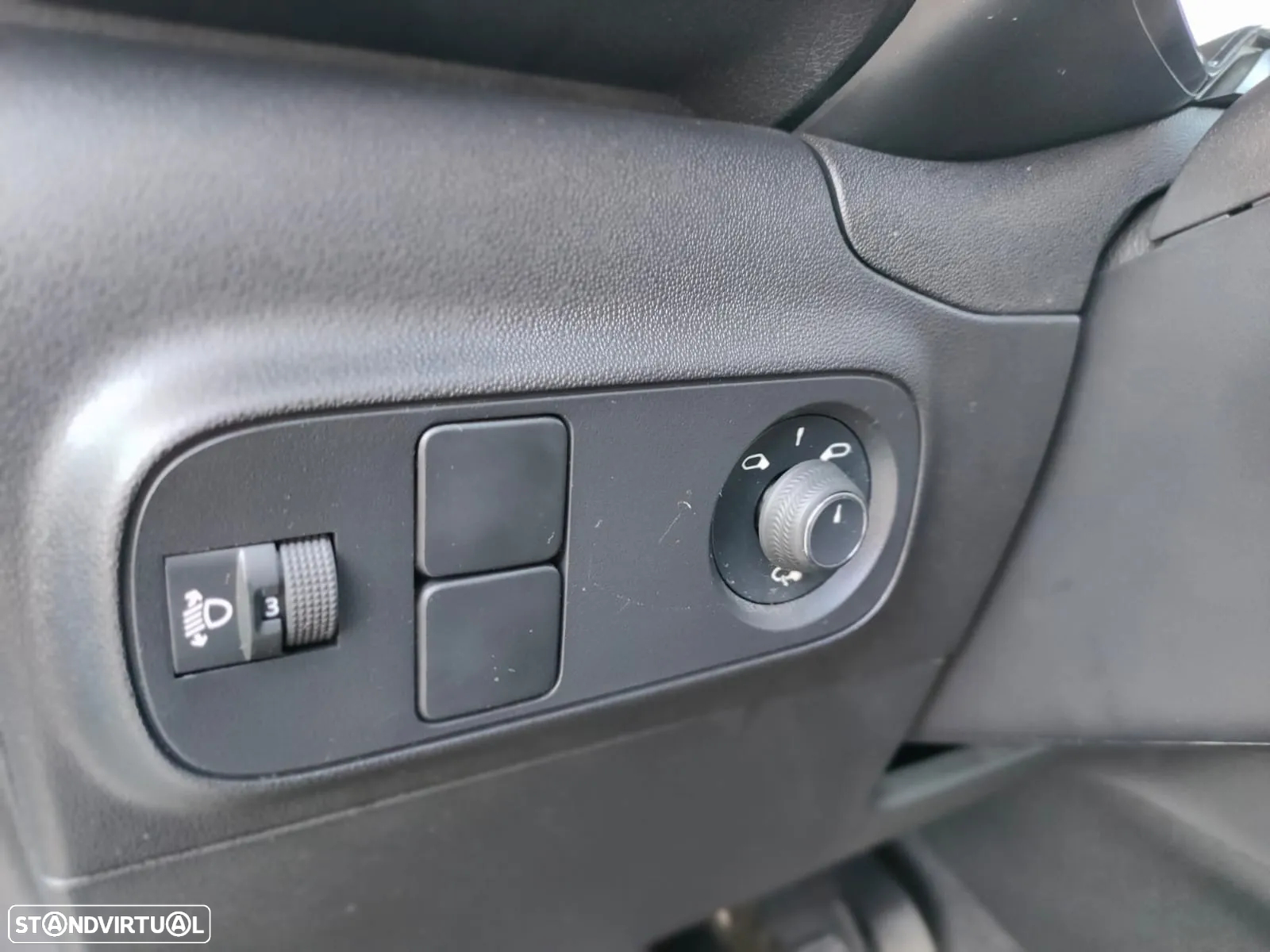 Citroën C3 1.2 PureTech Shine - 21