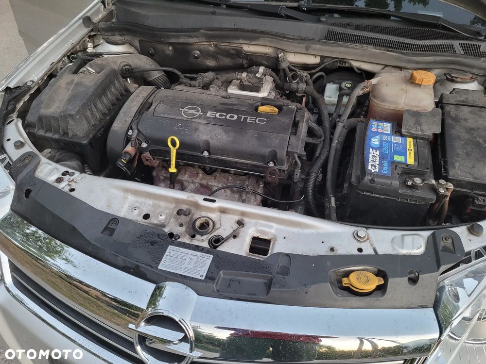 Opel Astra 1.6 Innovation - 40