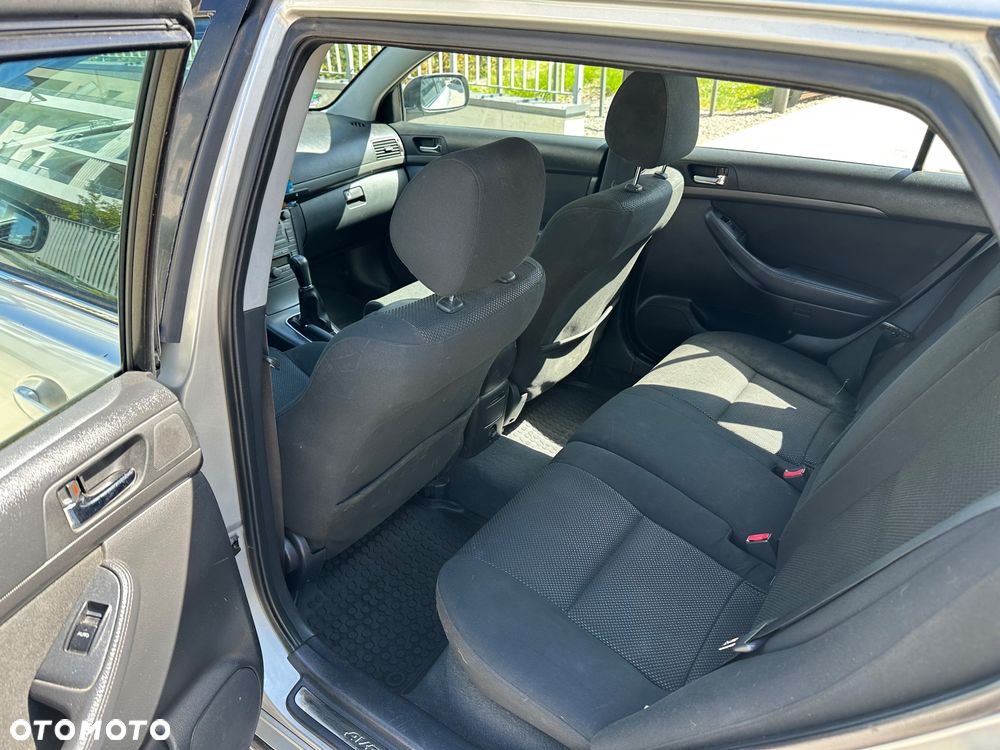 Toyota Avensis 2.0 D-4D Sol - 10