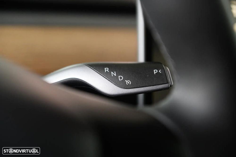 Tesla Model Y Long Range RWD - 33