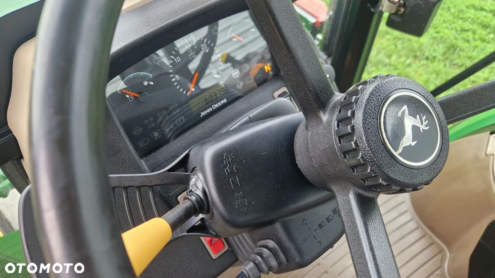 John Deere 5070M - 8