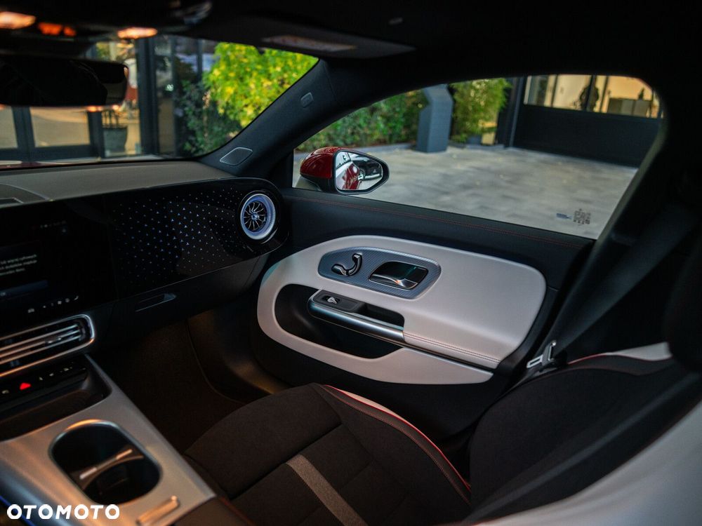 Mercedes-Benz CLA - 17