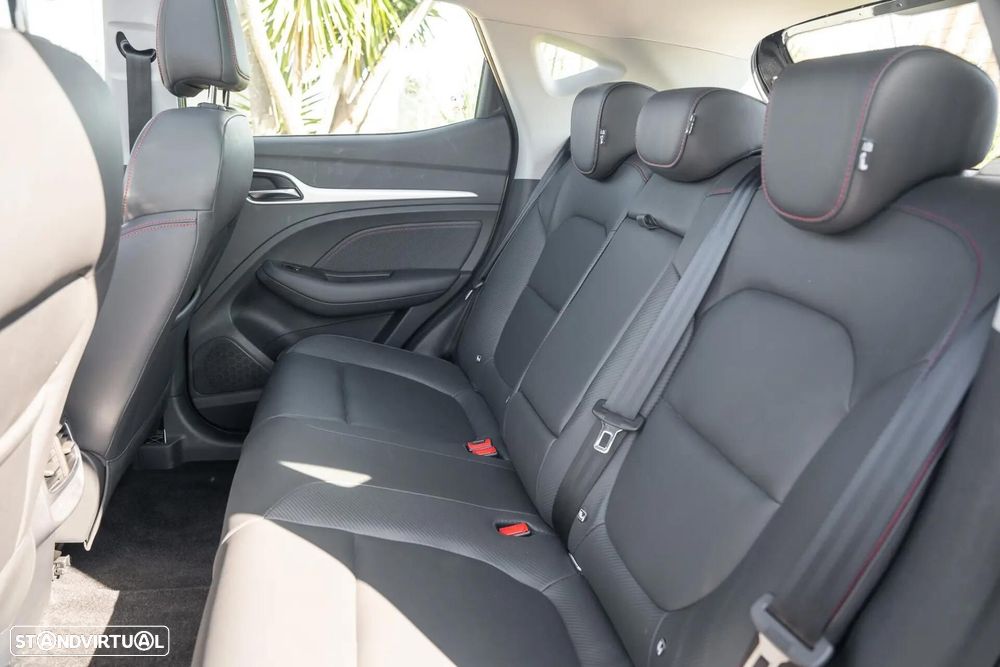 MG ZS Standard Luxury - 22
