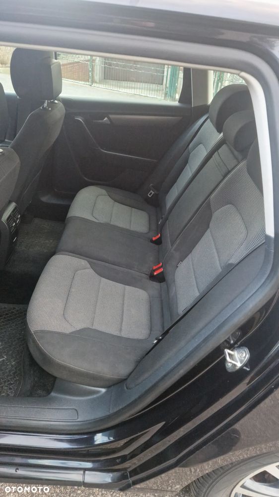 Volkswagen Passat - 17