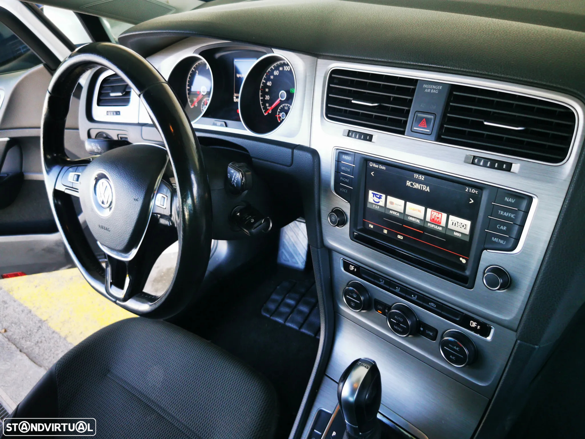 VW Golf Variant 1.6 TDi BlueMotion DSG Comfortline - 19