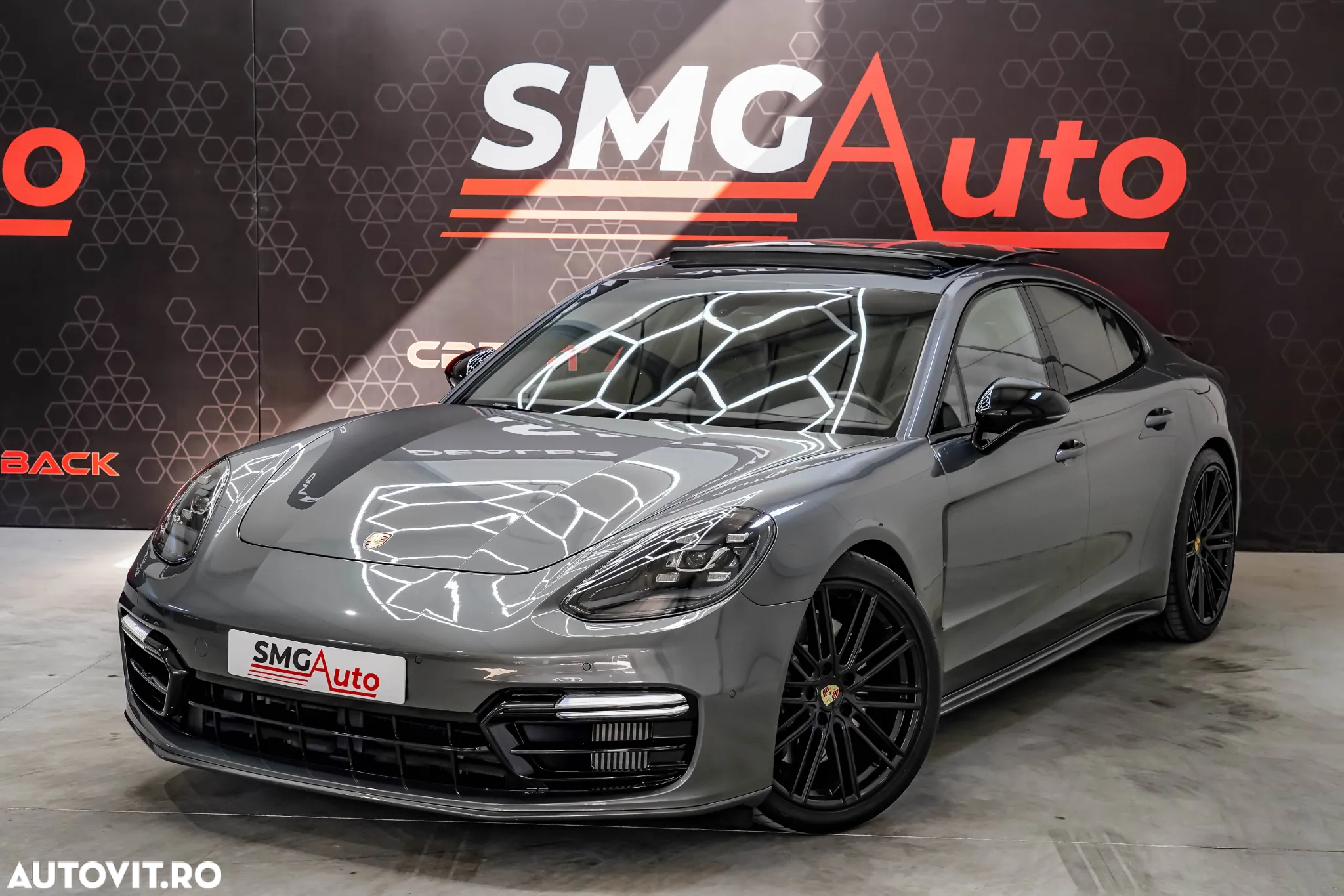 Porsche Panamera 4 E-Hybrid - 11