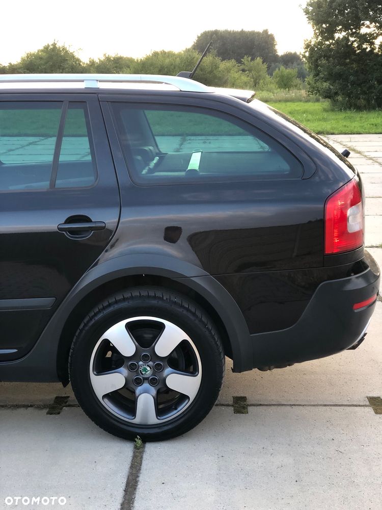 Skoda Octavia 2.0 TDI DPF 4x4 DSG Scout - 15