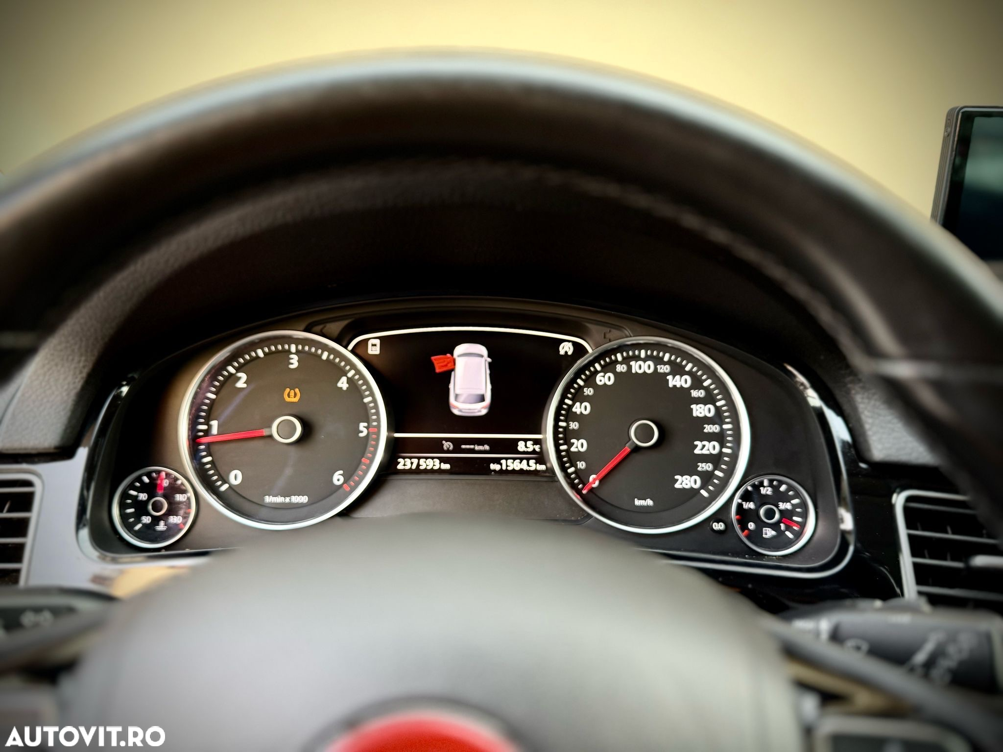 Volkswagen Touareg 3.0 V6 TDI BMT - 7
