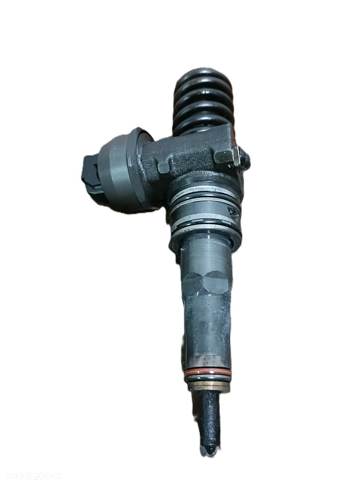 * VOLKSWAGEN GOLF V 03-09 r. 1,9 TDI POMPOWTRYSKI wtryskiwacze 0414720215 - 5