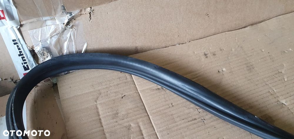 Uszczelka klapy bagażnika Mercedes ML W164 A1647400778 - 2