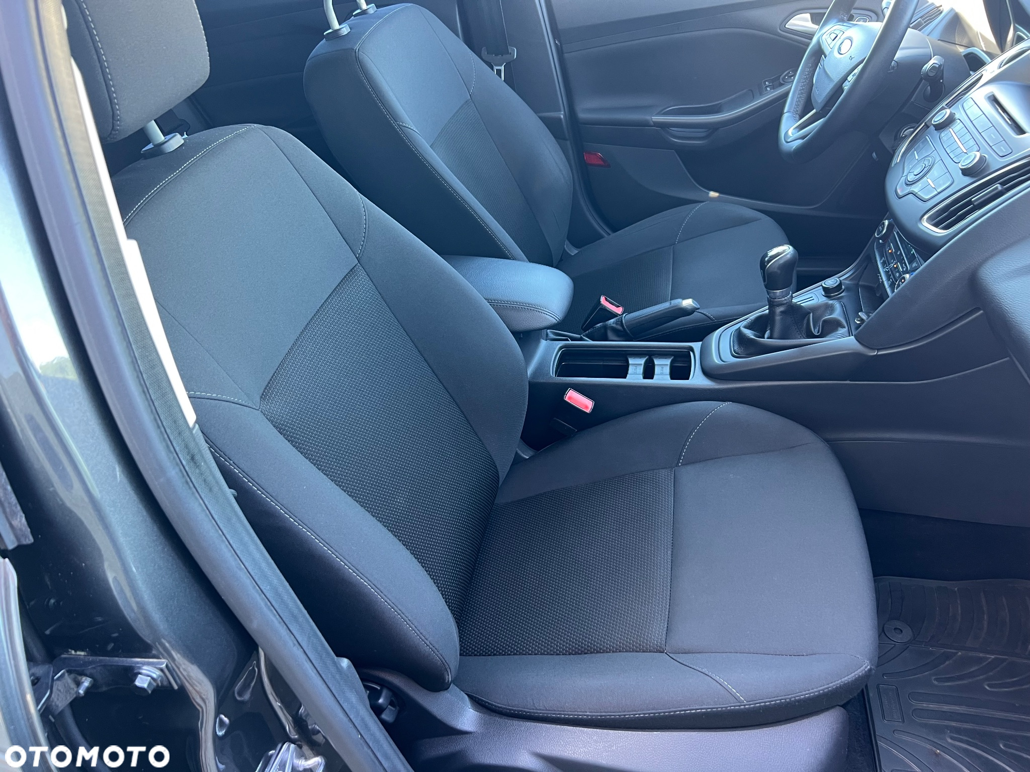 Ford Focus 1.6 Trend - 12