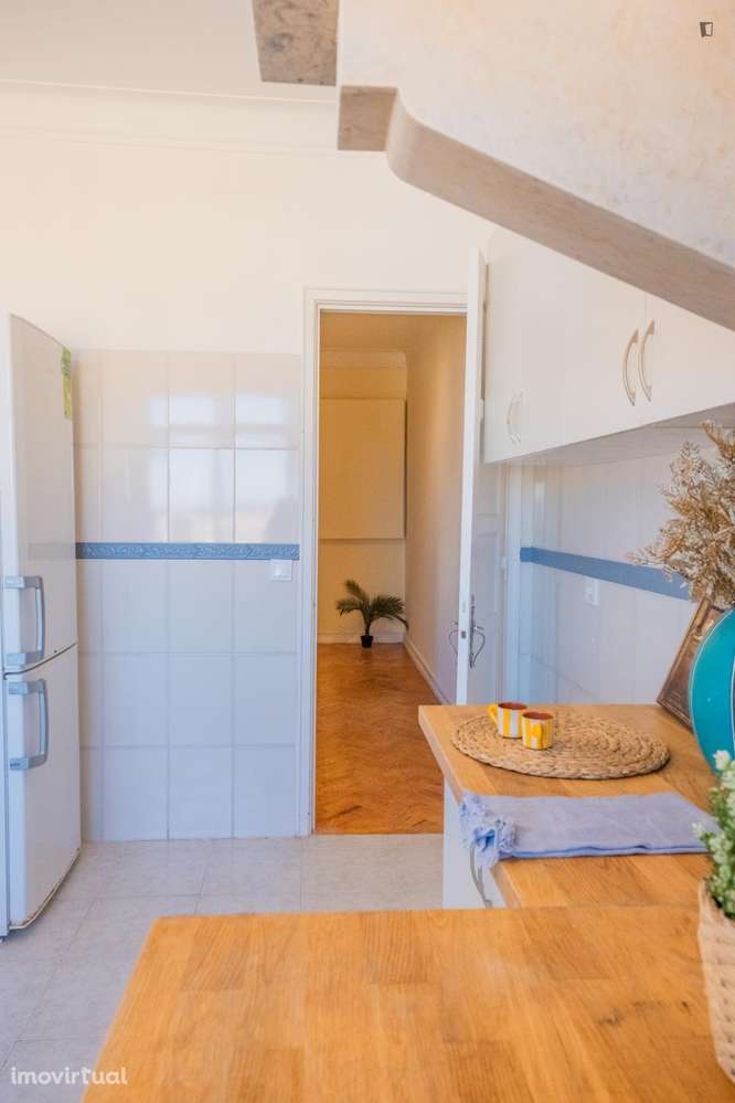 Quarto - localizado em Roma-Areeiro Lisbon - Grande imagem: 4/11