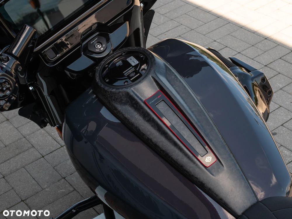 Harley-Davidson CVO Street Glide - 9