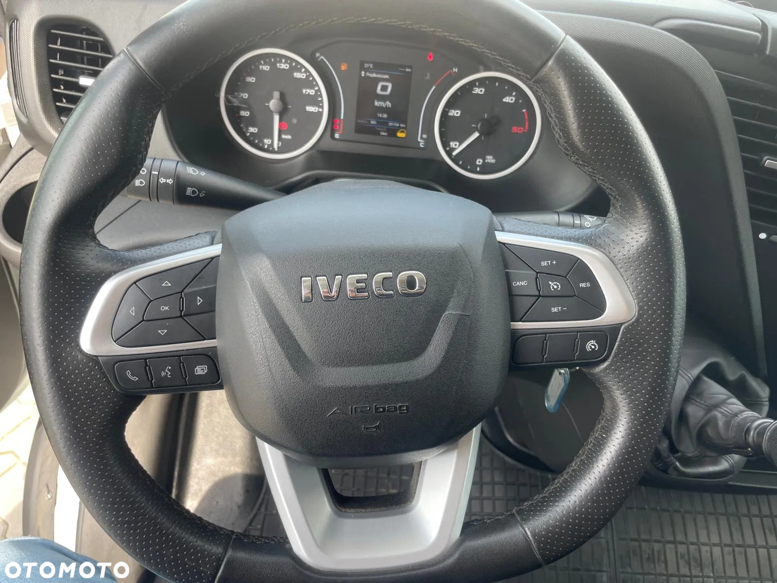 Iveco 35S18 10EP Międzynarodówka, podnoszony dach - 12