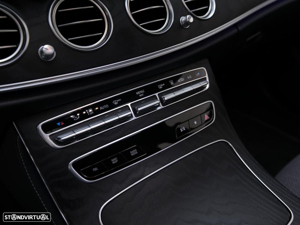 Mercedes-Benz E 300 de AMG Line 4Matic - 24