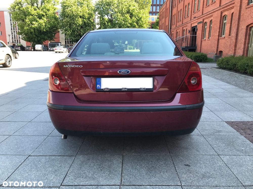 Ford Mondeo 1.8 Ghia - 6