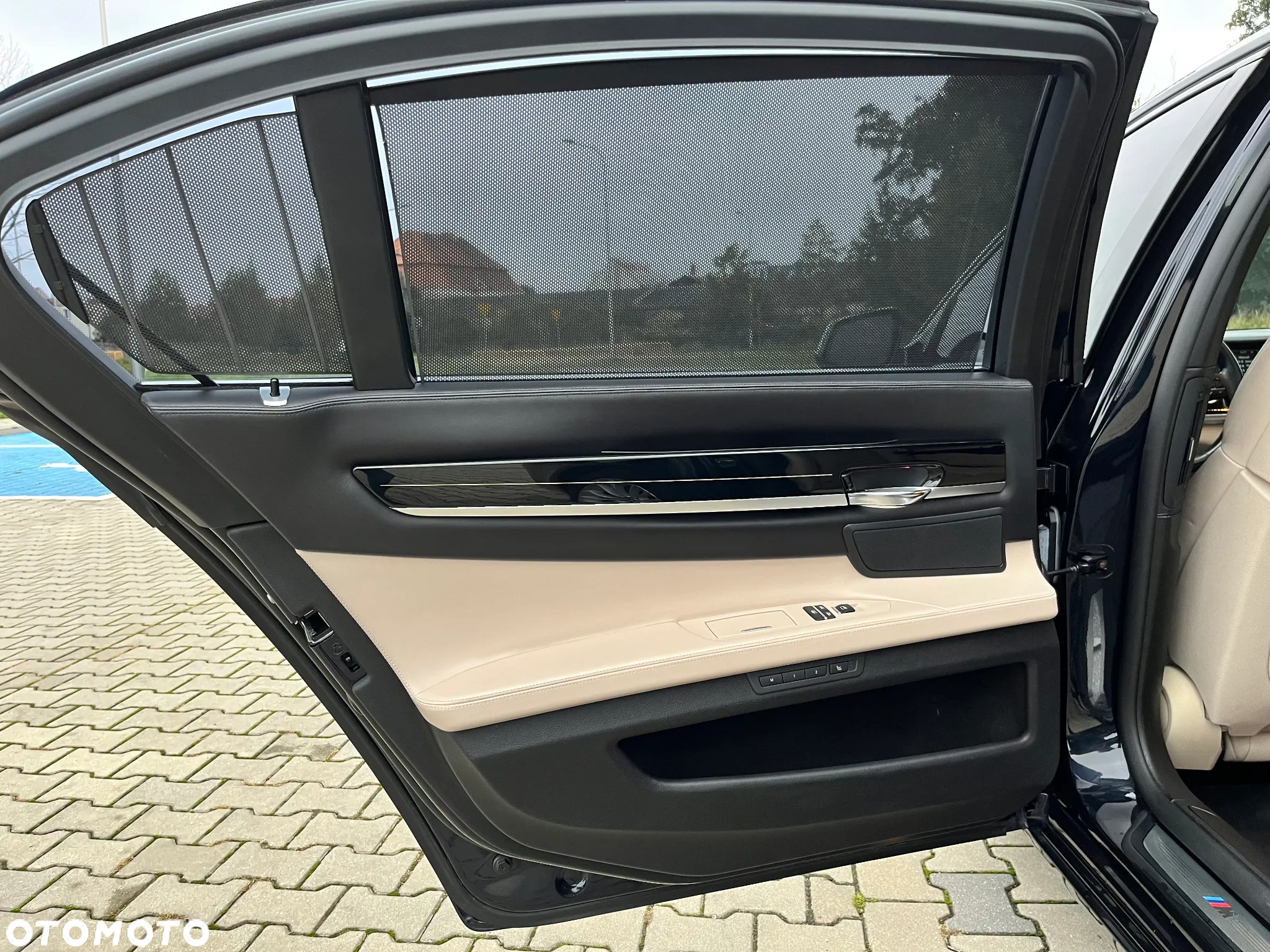 BMW Seria 7 760Li - 16