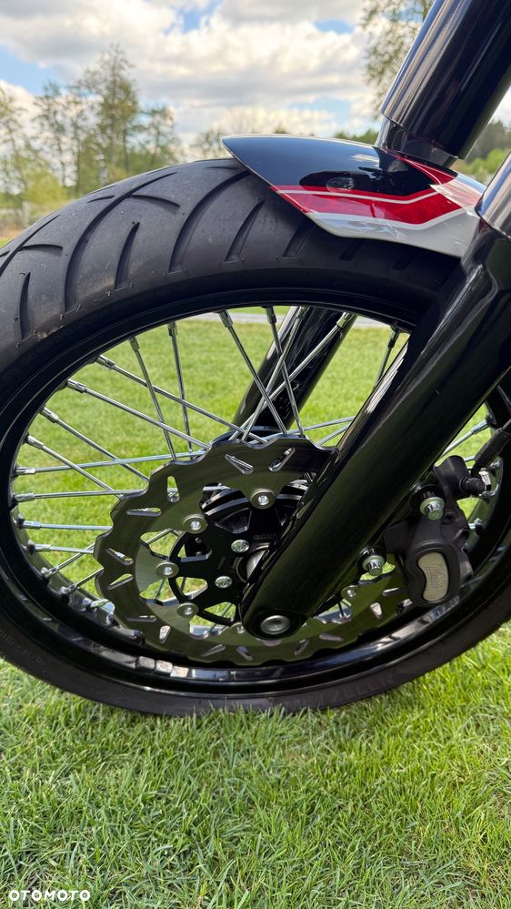 Harley-Davidson Softail Street Bob - 23